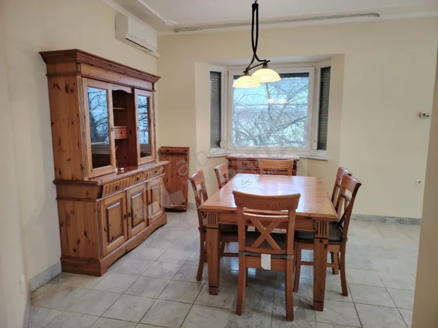 Kiadó ház Budapest III. kerület, Remetehegy, Remetehegyi út 240 nm