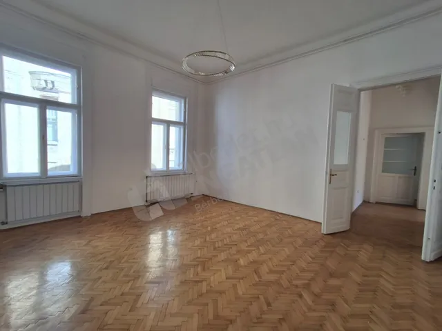Kiadó lakás Budapest VI. kerület, Hajós utca 150 nm