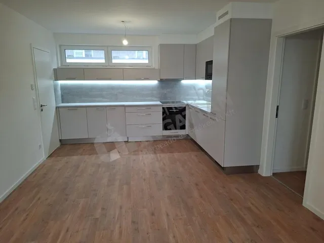 Kiadó lakás Budapest XIII. kerület, Angyalföld, Szabolcs utca 82 nm