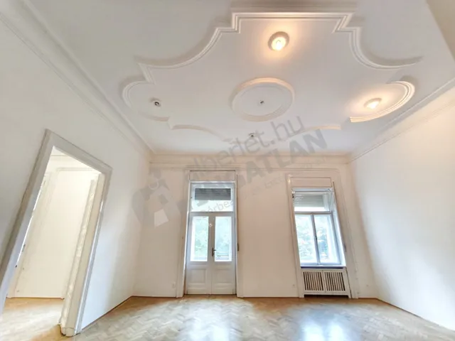 Kiadó lakás Budapest VIII. kerület, Lőrinc pap tér 98 nm