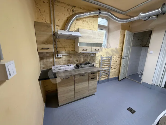 Kiadó lakás Budapest X. kerület, Martinovics tér 101 nm