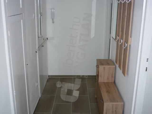 Kiadó lakás Budapest VIII. kerület, Kerepesdűlő 46 nm