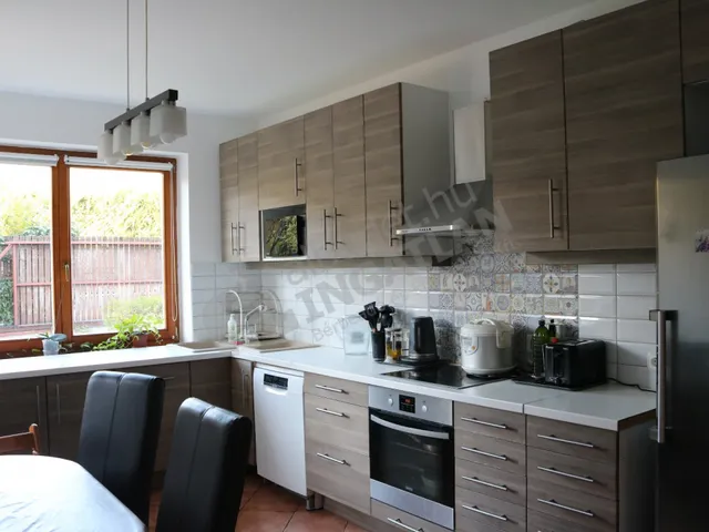 Kiadó ház Budapest XXII. kerület, Budatétény, Csiperke utca 182 nm