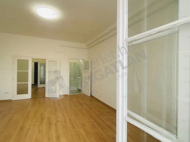 Kiadó lakás Budapest I. kerület, Széna tér 45 nm