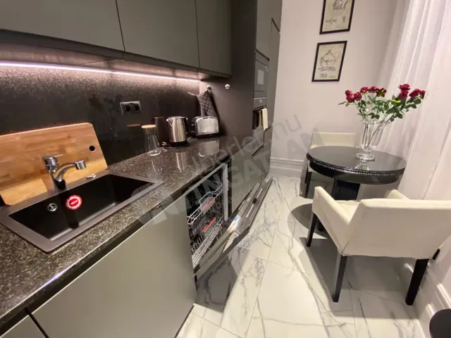 Kiadó lakás Budapest VI. kerület, Dessewffy utca 50 nm