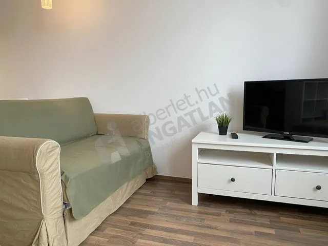 Kiadó lakás Budapest VIII. kerület, Corvin sétány 30 nm