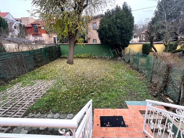 Kiadó ház Budapest XIV. kerület, Alsórákos, Dorozsmai utca 300 nm