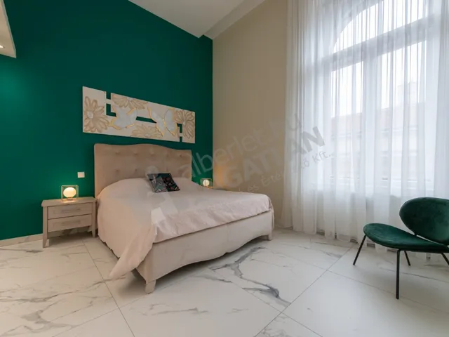 Kiadó lakás Budapest V. kerület, Belváros, Papnövelde utca 160 nm