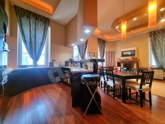 Kiadó lakás Budapest I. kerület, Fő utca 96 nm