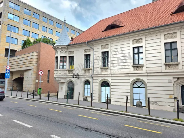 Kiadó lakás Budapest I. kerület 96 nm