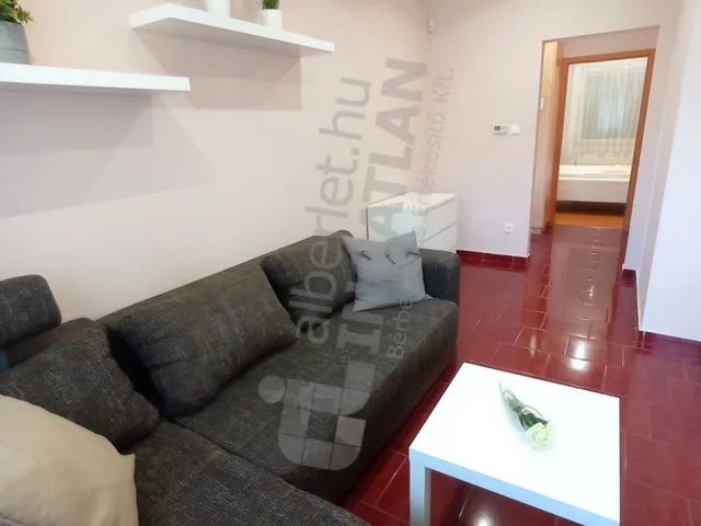 Kiadó ház Budapest XVIII. kerület, Almáskert, Ady Endre utca 42 nm