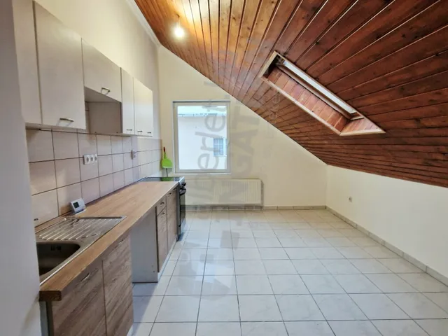 Kiadó lakás Budapest XI. kerület, Péterhegy, Kápolna út 108 nm