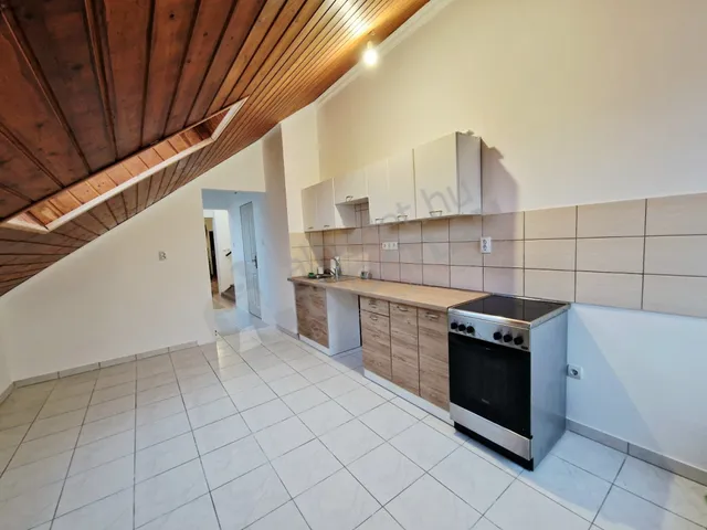 Kiadó lakás Budapest XI. kerület, Péterhegy, Kápolna út 108 nm