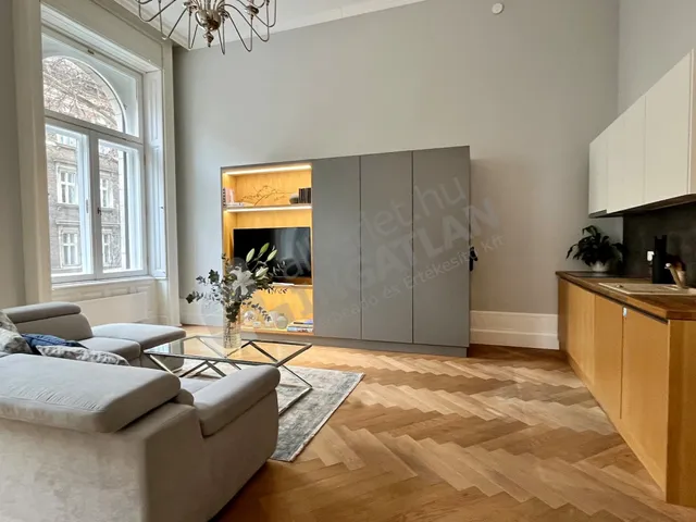 Kiadó lakás Budapest VI. kerület 100 nm