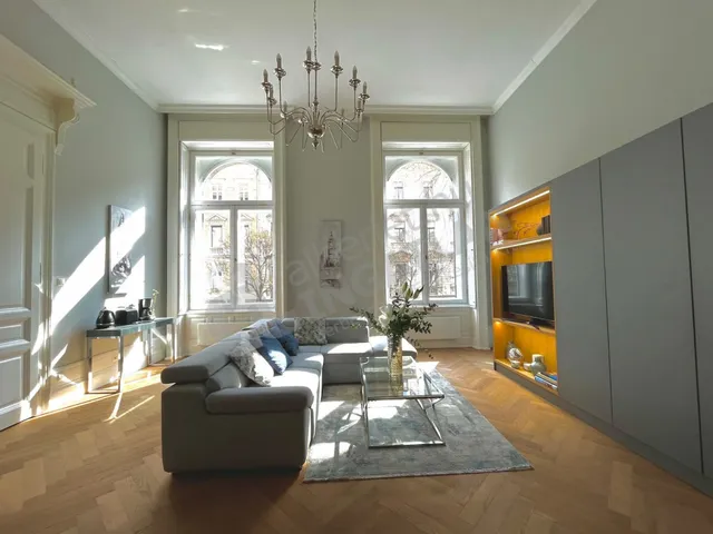 Kiadó lakás Budapest VI. kerület, Podmaniczky utca 100 nm