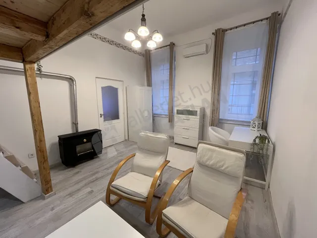 Kiadó lakás Budapest VIII. kerület, II. János Pál pápa tér 32 nm