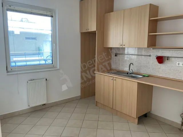 Kiadó lakás Budapest IX. kerület, Ipar utca 72 nm