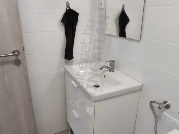 Kiadó ház Üröm, Tulipán utca 50 nm