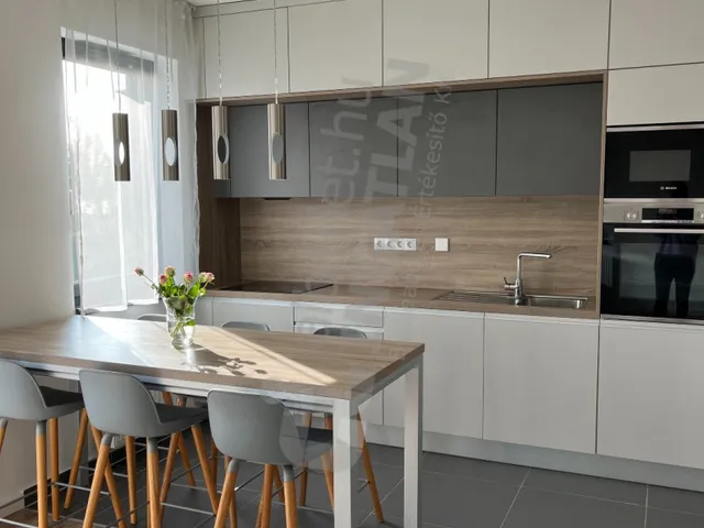 Kiadó lakás Budapest III. kerület, Királyok útja 67 nm