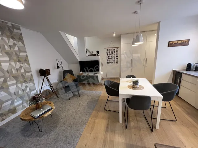 Kiadó lakás Budapest VI. kerület, Hunyadi tér 75 nm