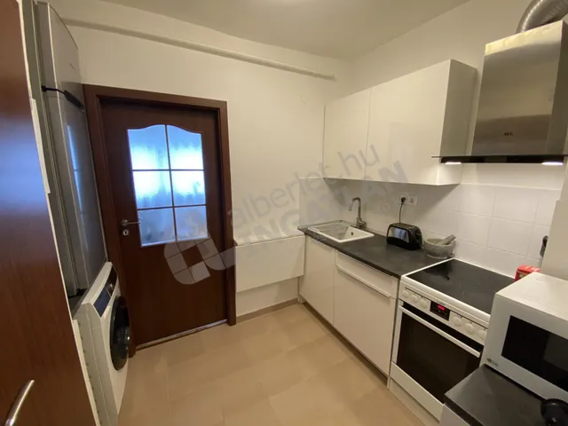 Kiadó lakás Budapest XIV. kerület, Bazsarózsa utca 31 nm