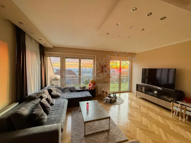 Kiadó lakás Budapest III. kerület, Mátyáshegy 135 nm