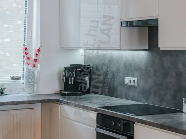 Kiadó lakás Budapest III. kerület, Mátyáshegy, Flóra utca 135 nm