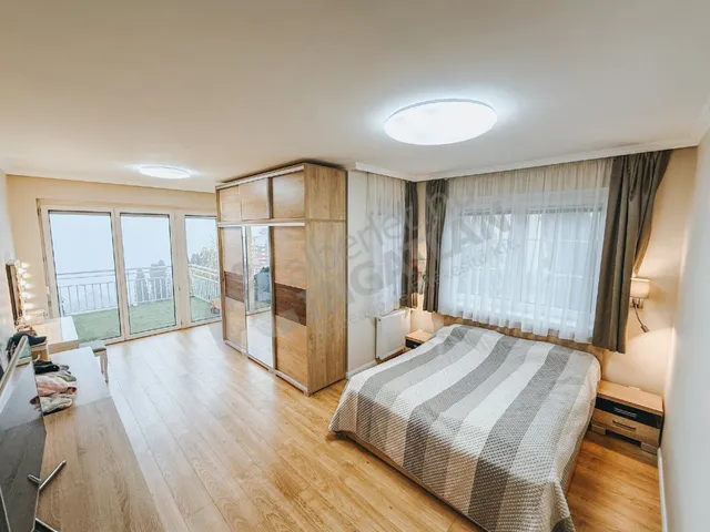Kiadó lakás Budapest III. kerület, Mátyáshegy 135 nm