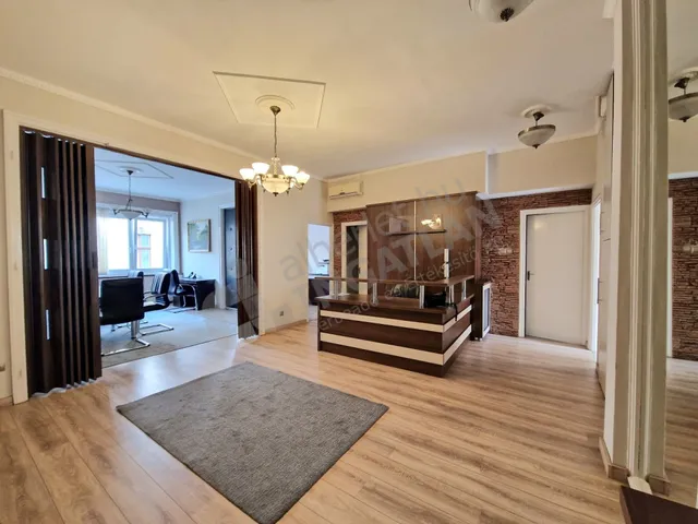 Kiadó kereskedelmi és ipari ingatlan Budapest V. kerület, Belváros 90 nm