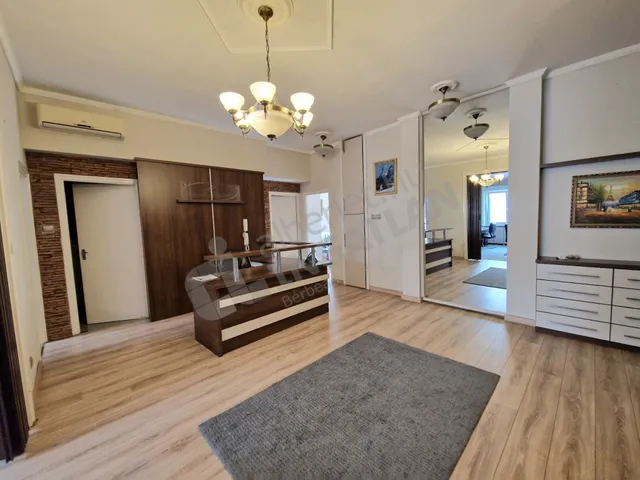 Kiadó kereskedelmi és ipari ingatlan Budapest V. kerület, Belváros, Régi posta utca 90 nm