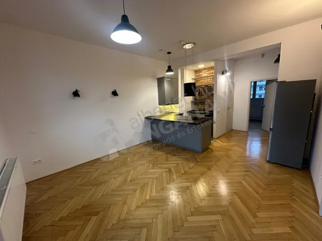 Kiadó lakás Budapest I. kerület, Csalogány utca 65 nm