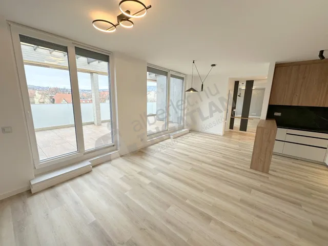 Kiadó lakás Budapest I. kerület, Gellérthegy utca 59 nm