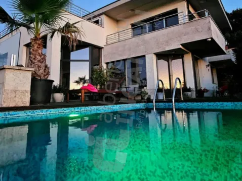 Kiadó ház Budapest XXII. kerület 400 nm