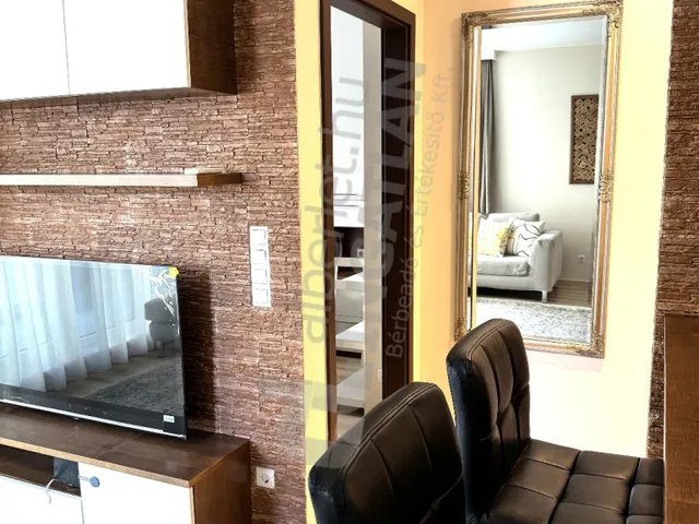 Kiadó lakás Budapest VIII. kerület, Corvin sétány 50 nm