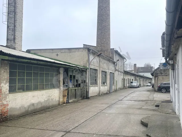 Eladó kereskedelmi és ipari ingatlan Budapest XXII. kerület, Budatétény, Nagytétényi út 2000 nm