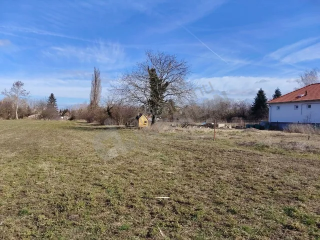 Eladó telek Bicske 4461 nm