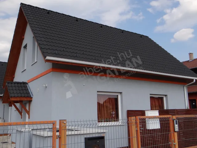 Kiadó ház Üllő 80 nm