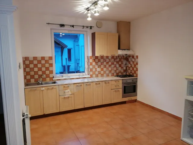 Kiadó ház Üllő, Bozsik József körút 80 nm