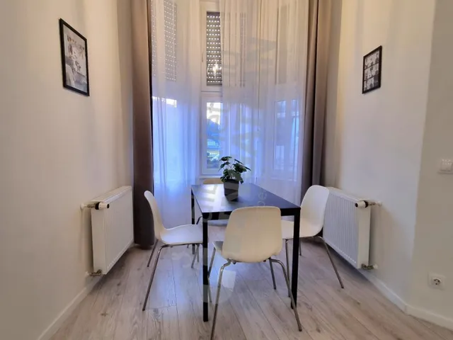 Kiadó lakás Budapest V. kerület, Belváros, Belgrád rakpart 90 nm
