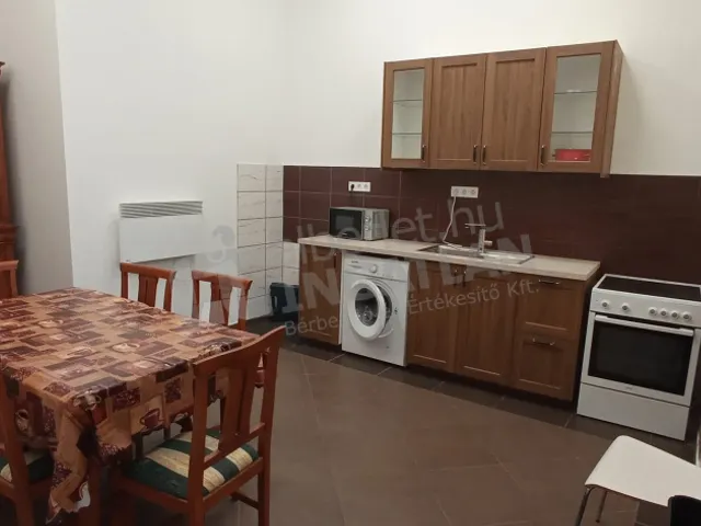 Kiadó lakás Budapest VII. kerület, István utca 110 nm