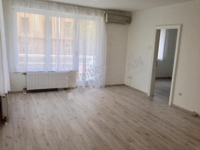 Kiadó lakás Budapest II. kerület, Bécsi út 97 nm