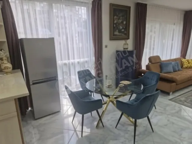 Kiadó lakás Budapest XII. kerület, Mátyás király út 106 nm