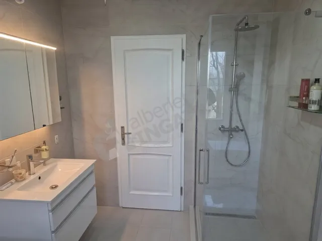 Kiadó lakás Budapest XII. kerület, Mátyás király út 106 nm