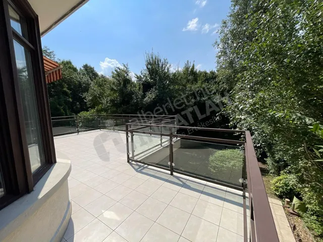 Kiadó lakás Budapest XII. kerület, Mártonhegy, Denevér köz 165 nm