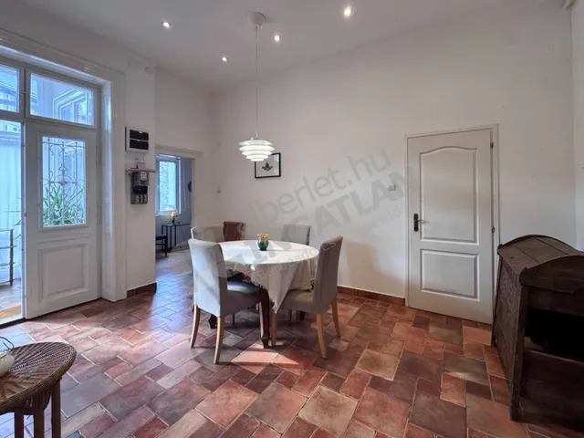 Kiadó lakás Budapest I. kerület, Iskola utca 100 nm