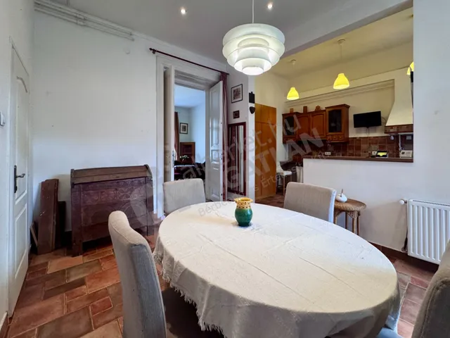 Kiadó lakás Budapest I. kerület, Iskola utca 100 nm