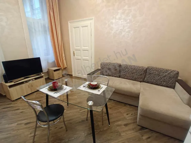 Kiadó lakás Budapest VI. kerület 50 nm