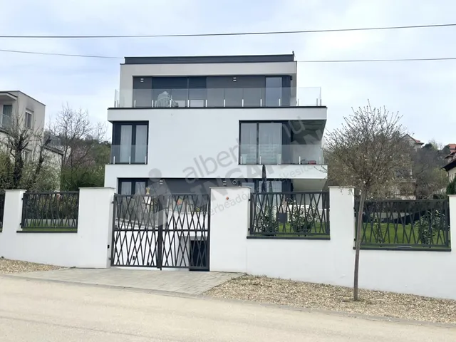 Kiadó lakás Budapest XI. kerület, Gazdagrét 100 nm