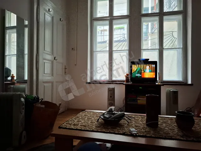 Eladó lakás Budapest VIII. kerület, Auróra utca 21 nm