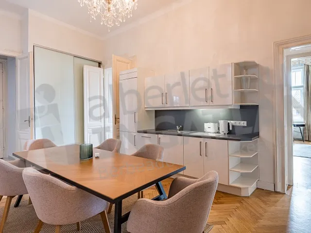 Kiadó lakás Budapest V. kerület, Belváros, Váci utca 120 nm